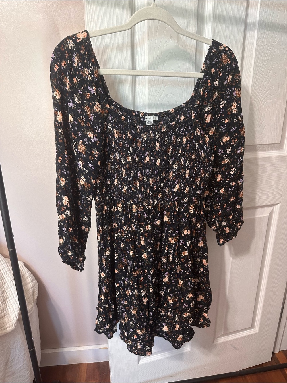 American Eagle Black Floral Smocked Long Sleeve Tunic